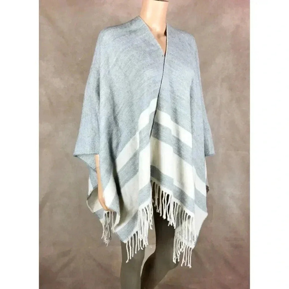 VINCE CAMUTO Gray Super Soft Shawl Poncho Sweater One Size - Picture 4 of 7